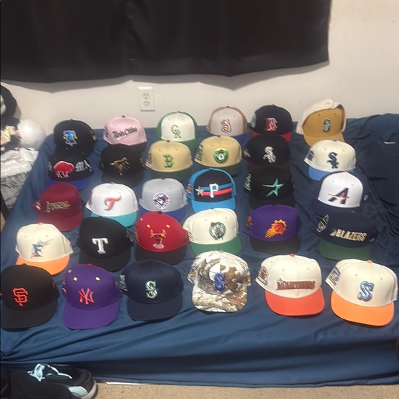 Hat Lot - Picture 1 of 4